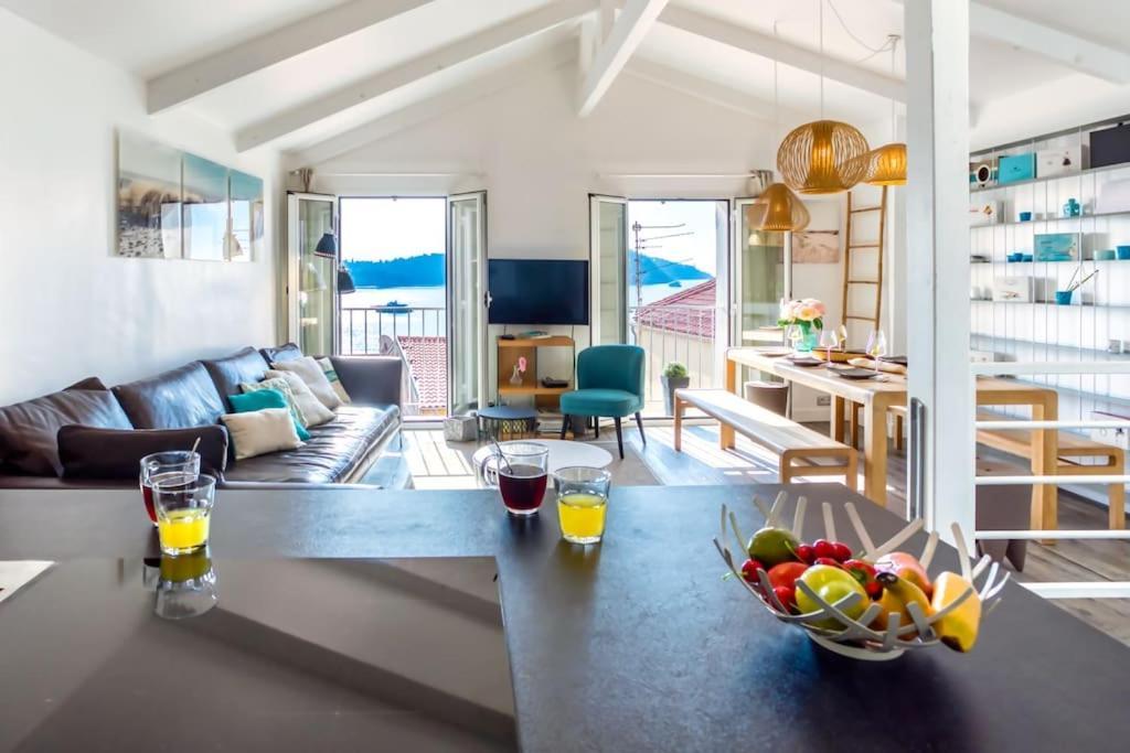 #40 Bright Sea View Suite For 6 2Mins Walk Port & Sea Villefranche-sur-Mer Dış mekan fotoğraf