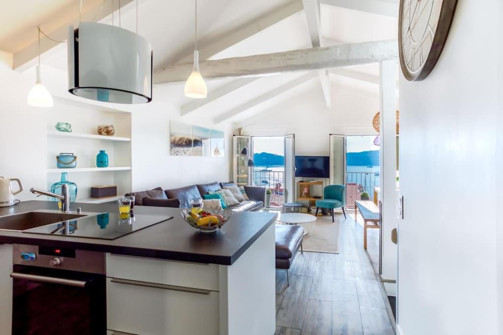 #40 Bright Sea View Suite For 6 2Mins Walk Port & Sea Villefranche-sur-Mer Dış mekan fotoğraf